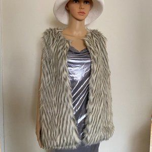 CYNTHIA ROWLEY Darling Animal Print Faux Fur Groovy Vest Size M NWT